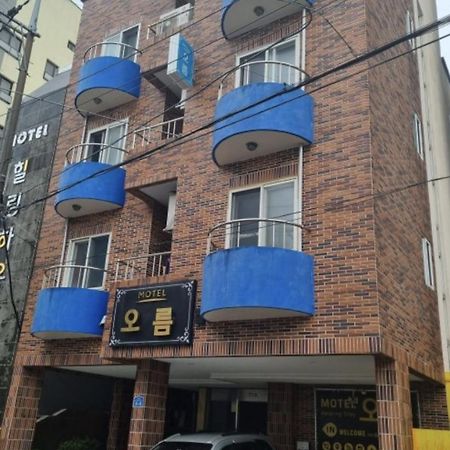 Oreum Motel Jeju Buitenkant foto